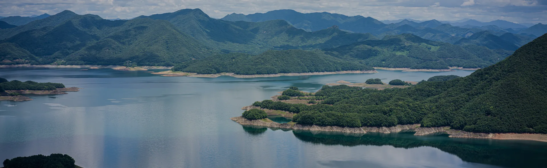 Akeobong, Where the Ridges Slip into Chungju Lake