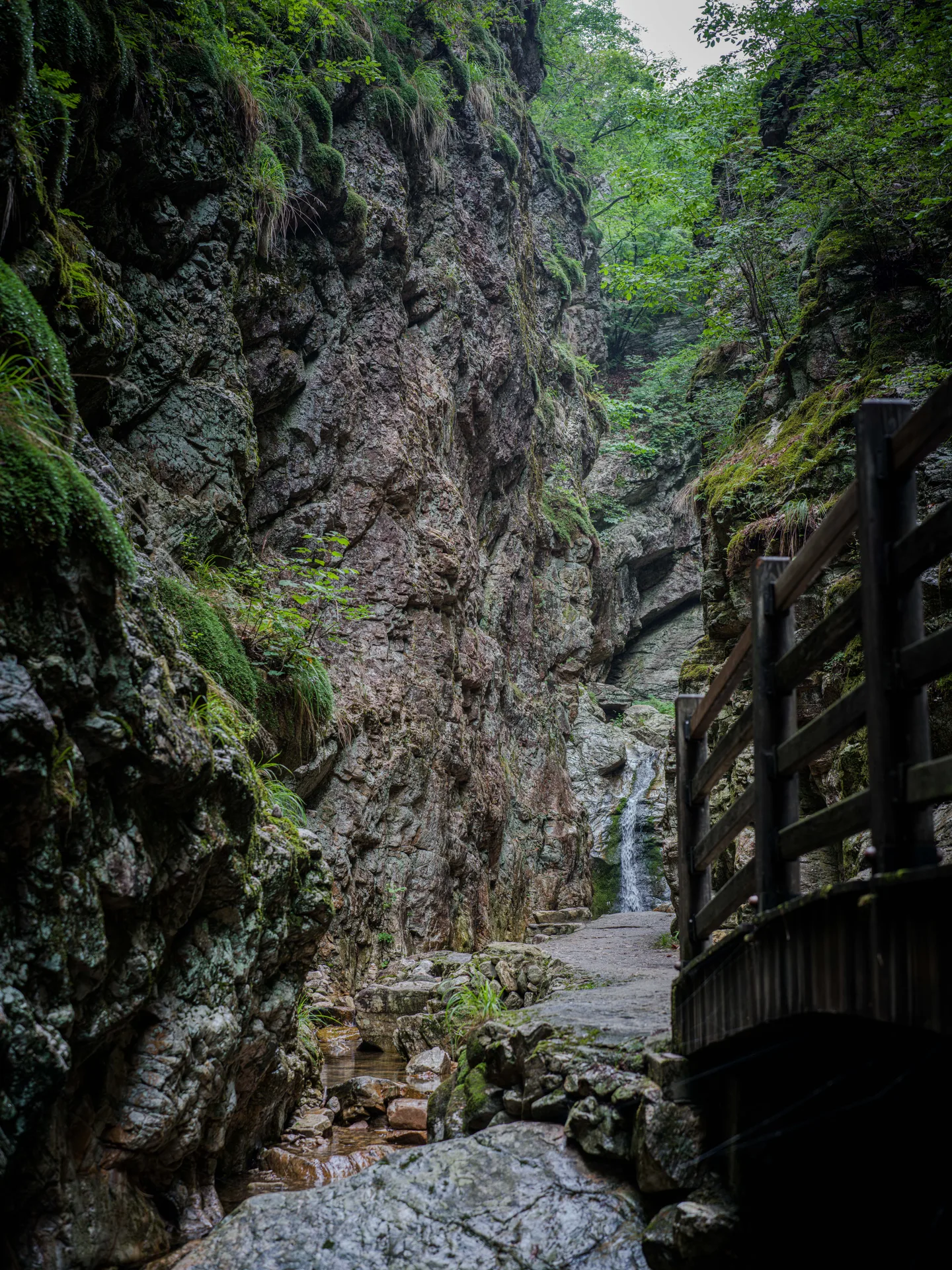 Deungseon Falls, a Cool Gorge on Chuncheon's Samaksan