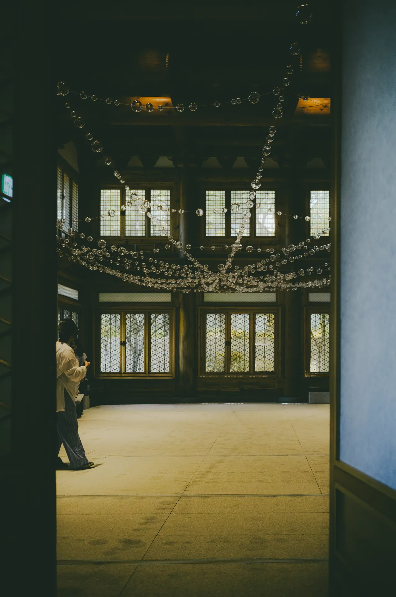 Sunhyewon in September: Hanok, Gold and a Web of Glass