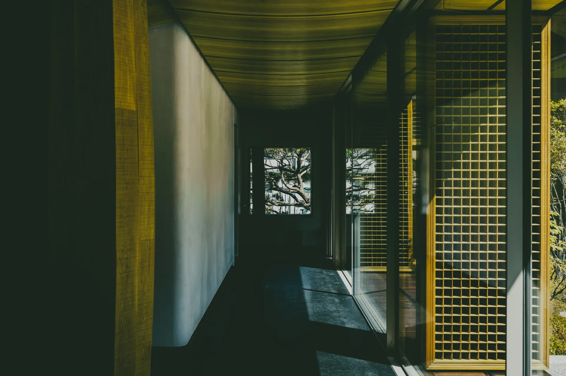 Sunhyewon in September: Hanok, Gold and a Web of Glass